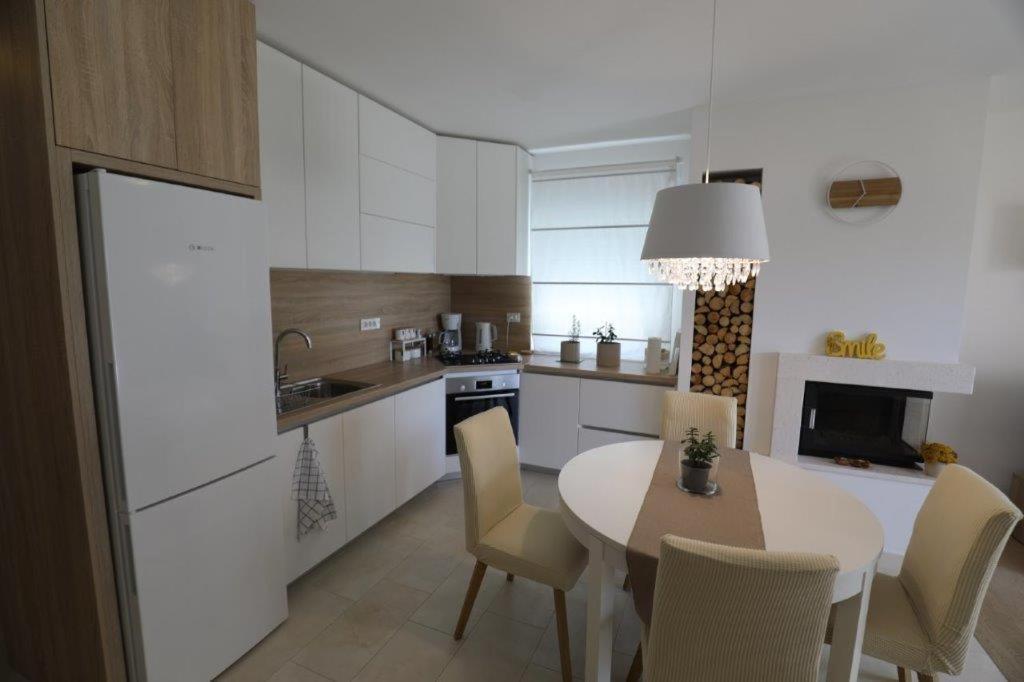 Smil'E Apartments Vodice Exteriör bild