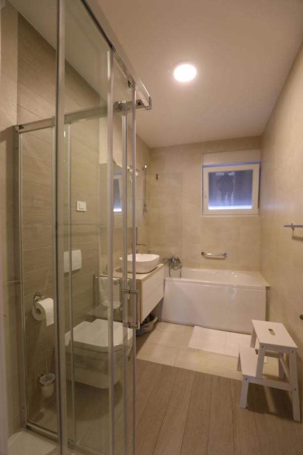 Smil'E Apartments Vodice Exteriör bild