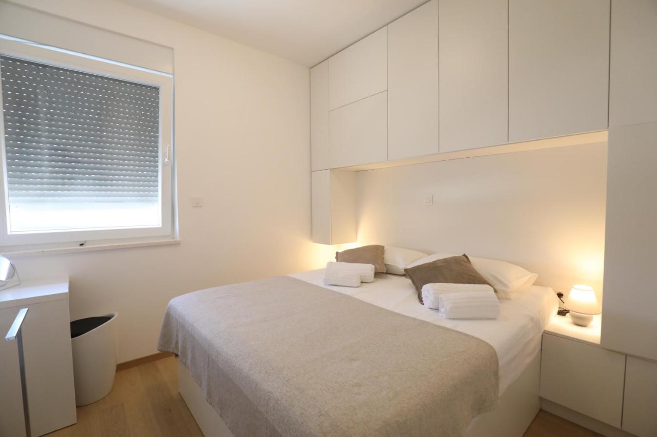 Smil'E Apartments Vodice Exteriör bild